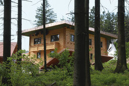 Das Haus am Kopf im Bayerischen Wald steht auf dem Kopf.
