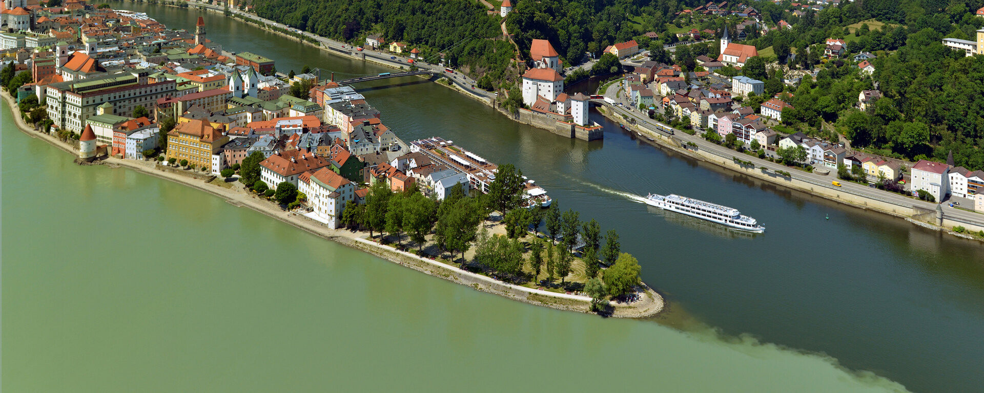 Luftaufnahme der Ortspitze der Dreiflüssestadt Passau in Bayern