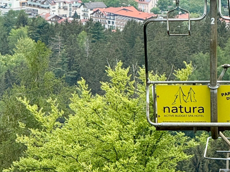 Die Sesselliftbahn am Silberberg nahe dem natura Hotel im Bayerischen Wald